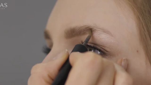 Оформление бровей пудрой BROW POWDER by CC Brow смотреть онлайн