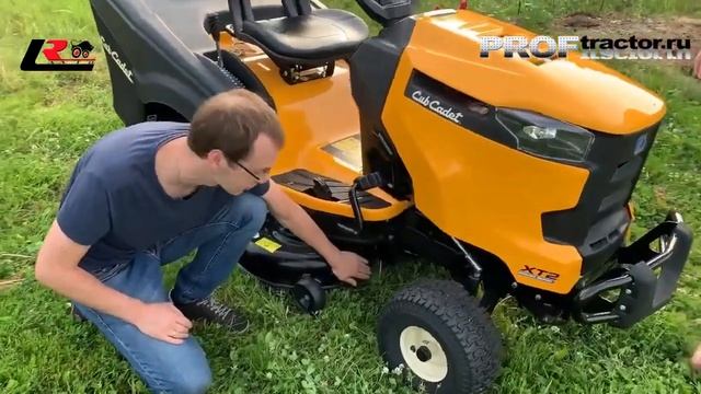 Садовый трактор CubCadet XT2 QR106 на участке у покупателя