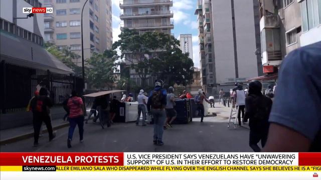 Sam Armstrong discusses the Venezuela crisis with Sky News смотреть онлайн