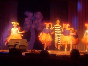 Танец "Каникулы Бонифация"