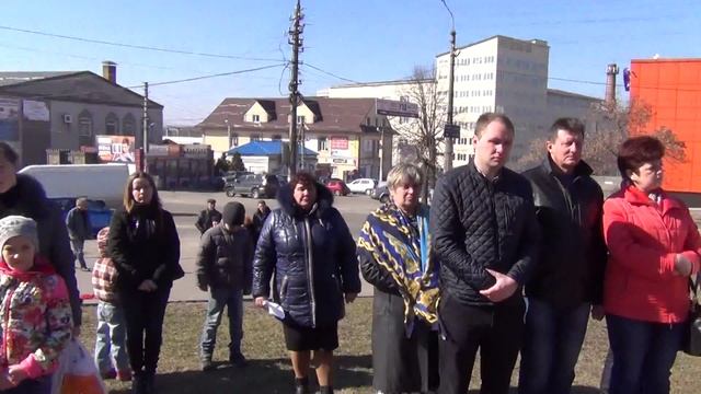 Народные коллективы Васильковского р-на возле памятника Шевченко.