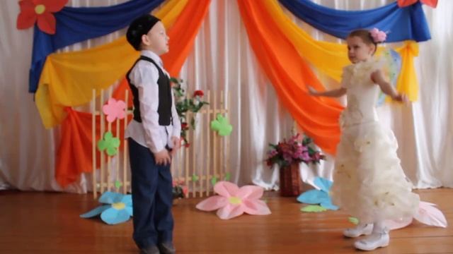 Набиуллин Фаяз, 7 лет и Миннеханова Айзиля, 8 лет, художественное слово, Бала белән Күбәләк смотреть онлайн