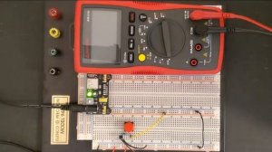 2N2222 NPN Transistor as a switch - Arduino example with LED Flash