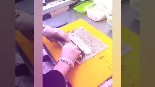 Калифорния в тобико #роллысуши смотреть онлайн