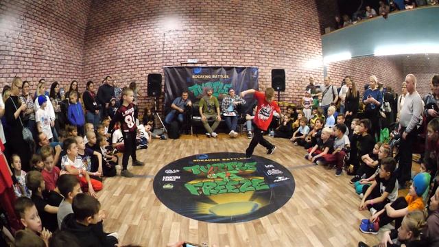 Битков Федор vs bboy Максон - брейкданс чемпионат TurtleFreeze Battle смотреть онлайн