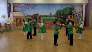 Танец "Ложки- поварешки" группа "Звездочки"