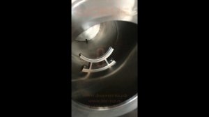 Проточная центрифуга с поворотным механизмом