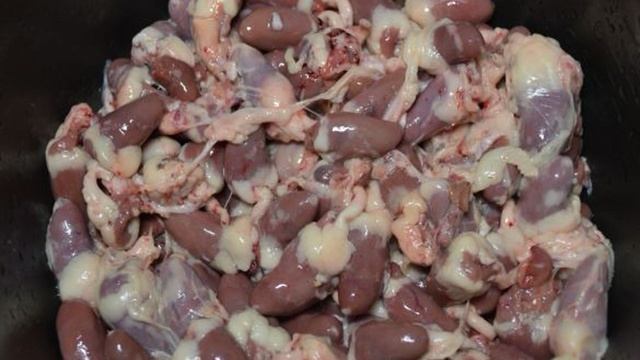 Куриные сердечки с овощами в мультиварке