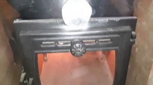 Самодельная печь для бани из пищевой  нержавейки с закрытой каменкой и топкой из чугуна.