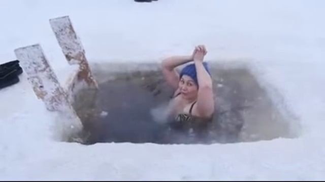 Якутские моржи и покорительница Северного Ледовитого Океана из Москвы Анстасия 16 января 2021 смотреть онлайн