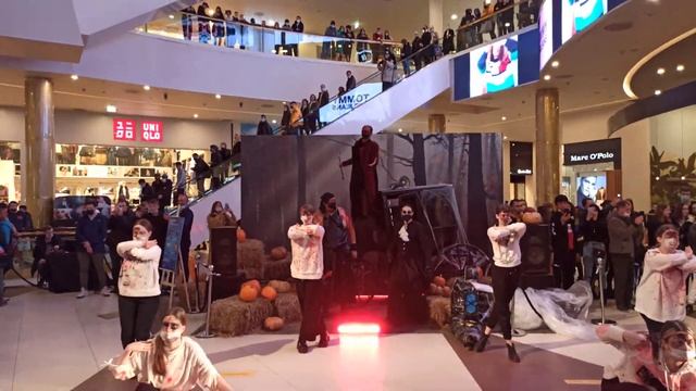 Хеллоуин в ТРЦ "Галерея"-2020? Дьявол и его свита??? смотреть онлайн