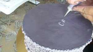 Торт для мужчины в сером цвете. Украшение БЗК мастер -класс.