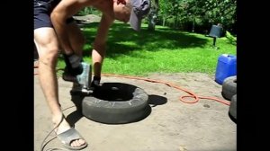 Классная цветочница из покрышки