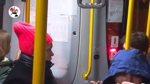 Литр смузи оплёванный Красной Шапкой кондуктор выпил на нервах.