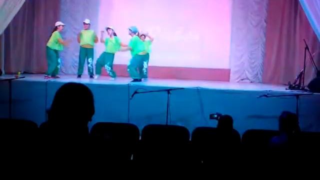 Современные танцы в Досуговом центре смотреть онлайн