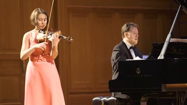 Полина Сенатулова, Юрий Богданов - П. И. Чайковский – Вальс-скерцо, соч 34 смотреть онлайн