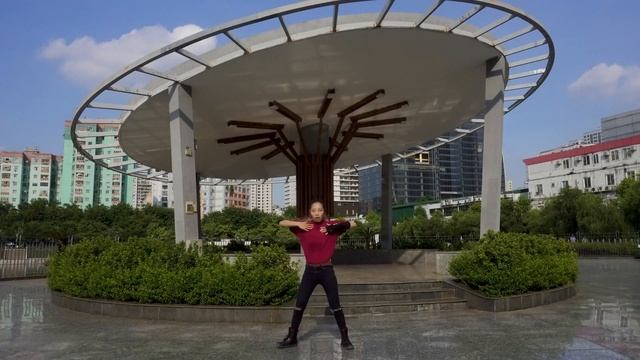 [KPOP IN PUBLIC] Stray Kids(스트레이 키즈) "Back Door" | Kpop Dance Cover by Linhngoong смотреть онлайн