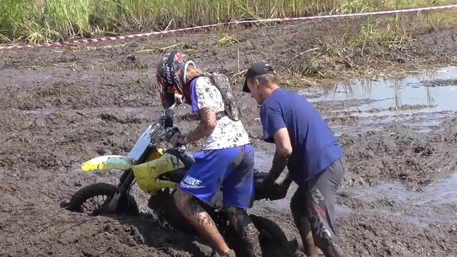 Грязевое ралли. Утопил в грязи мотоцикл смотреть онлайн