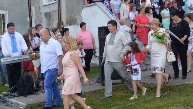 Пеше вересня українські пісні на виступі