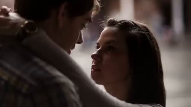 Клип с песней "Он тебя не любит" смотреть онлайн