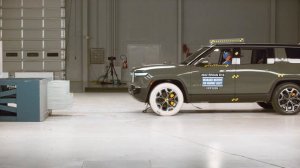 2023 Rivian R1T  Truck Pickup - R1S SUV Explaining an electric vehicle crash test