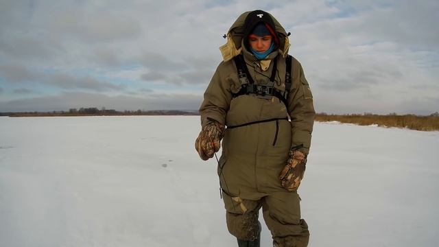 Ловля щуки на раттлины зимой. Ловля щуки и окуня на раттлины и балансиры. Первый лед 2018-2019