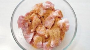 Свинина жареная кусочками на сковороде