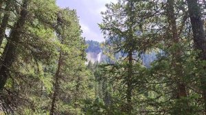 Прогулка к водопаду Рива ди Турес в Альпах, Северная Италия