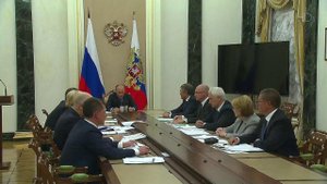 О необходимости выполнения всех социальных обязате...а специальном совещании напомнил Владимир Путин