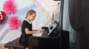 Г. Галынин " Зайчик" (исп.Миняева София)