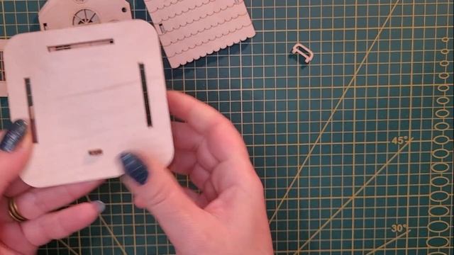 Сборка конструктора из фанеры "Домик- светильник" смотреть онлайн