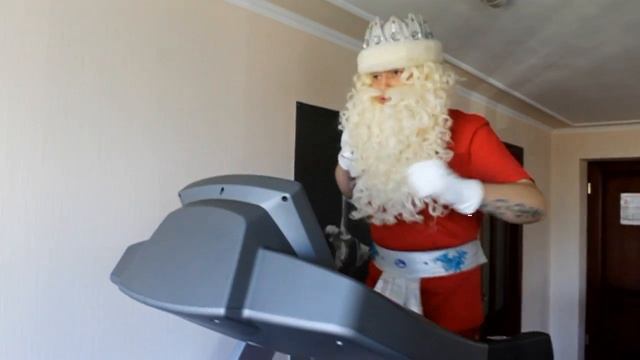 Дед Мороз Готовится! смотреть онлайн