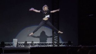 Пацанки: Танец Кристины на конкурсе талантов