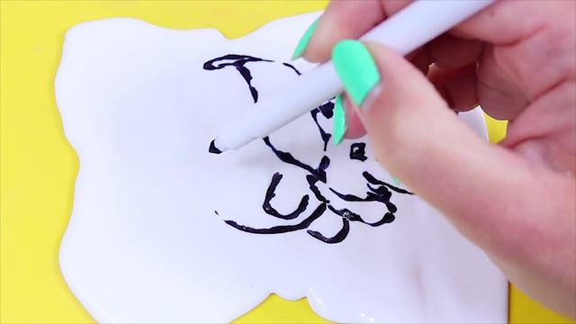 Slime Coloring with markers - Guess The Disney Character Slime Game! смотреть онлайн
