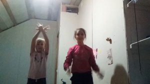 Учим танец под песню луна не знает пути??