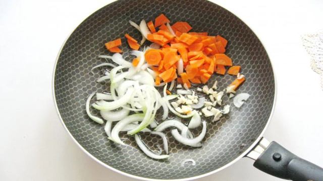 Минтай с овощами  запеченный в духовке