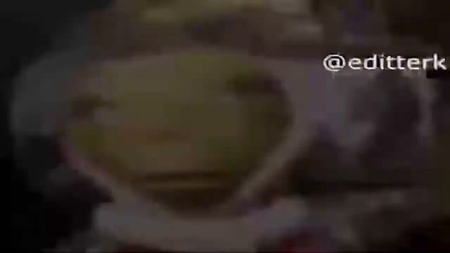 Инопланетянин флексит в НЛО под турецкую песню İsyan Tetick   Patlamaya Devam