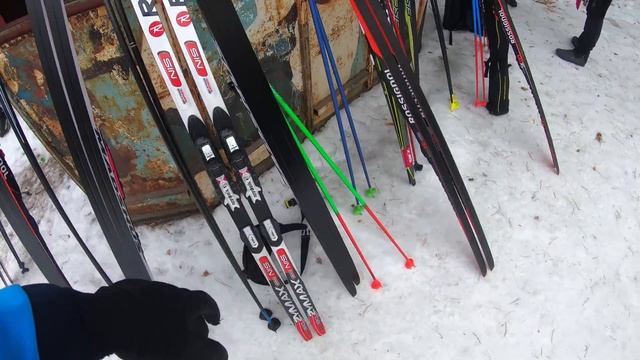 Соревнования на дешевых лыжах. Tisa Race Cap Skating в бою. 10 км. смотреть онлайн