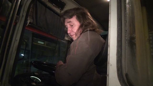 Неадекват водитель автобуса.MTS смотреть онлайн