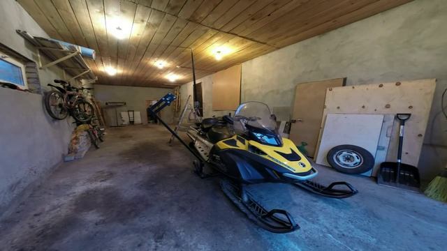 Погрузка снегохода на подкатное устройство одним человеком смотреть онлайн