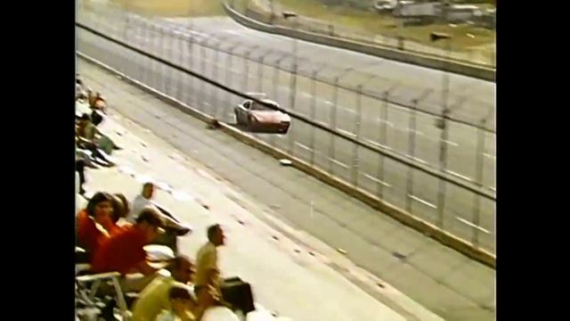 Крылатые воины NASCAR: Dodge Charger Daytona и Plymouth Superbird смотреть онлайн