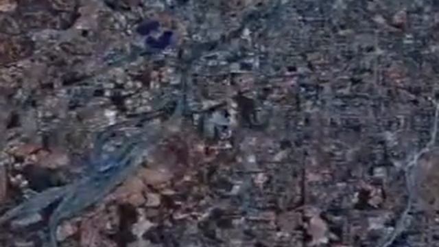 Chris Drops in from space смотреть онлайн