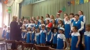 Немецкая детская песенка Grun - grun в исполнении детского хора.