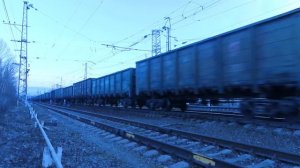 Электровоз ВЛ10-653 с грузовым поездом станция Нара 20.12.2019