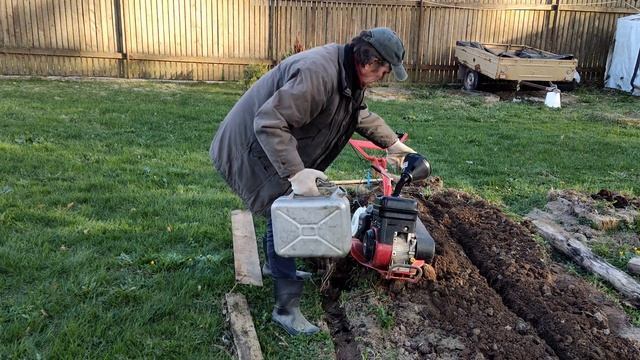 Предварительная подготовка грядок весной. Продолжение осенних работ. смотреть онлайн
