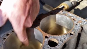 Зачем на стенках цилиндров нового двигателя наносят царапины. Хонингование, что это