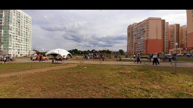 Парк Изумрудный Места занимает много Но беспонтово Парки и скверы Саратова смотреть онлайн