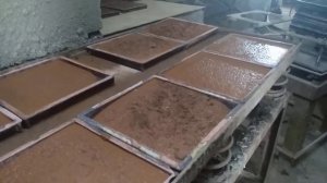 Работа формовочного вибростола №2. Квадратная плитка 30х30