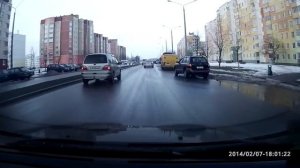 Разворот через разделительный газон.