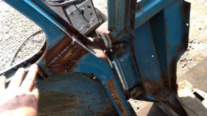 МТЗ-80. #11 - Ремонт кабины (МК) и капота трактора.